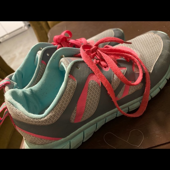 👟👟 - Picture 2 of 2